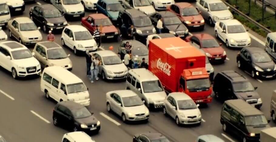 Coca-Cola - MUTLULUK KAMYONU